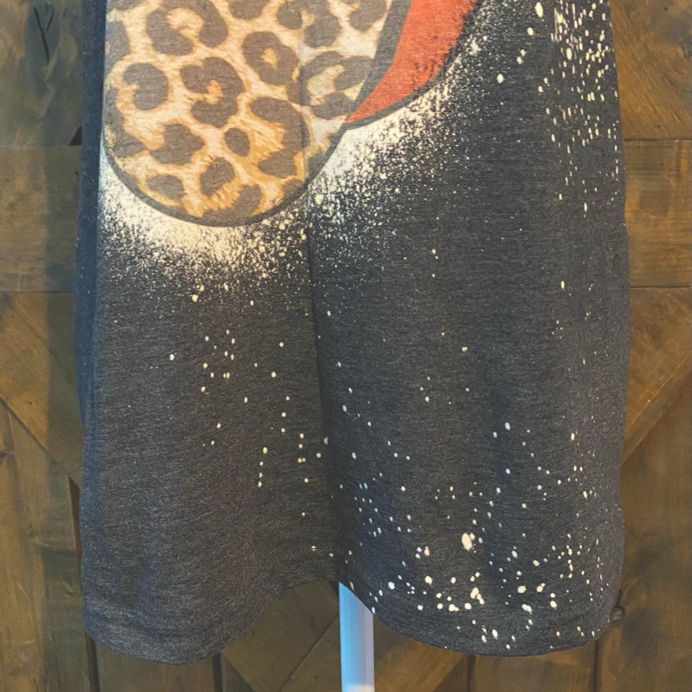 Bleach Dyed Rockin Leopard Tongue Tank NWOT - Picture 10 of 11